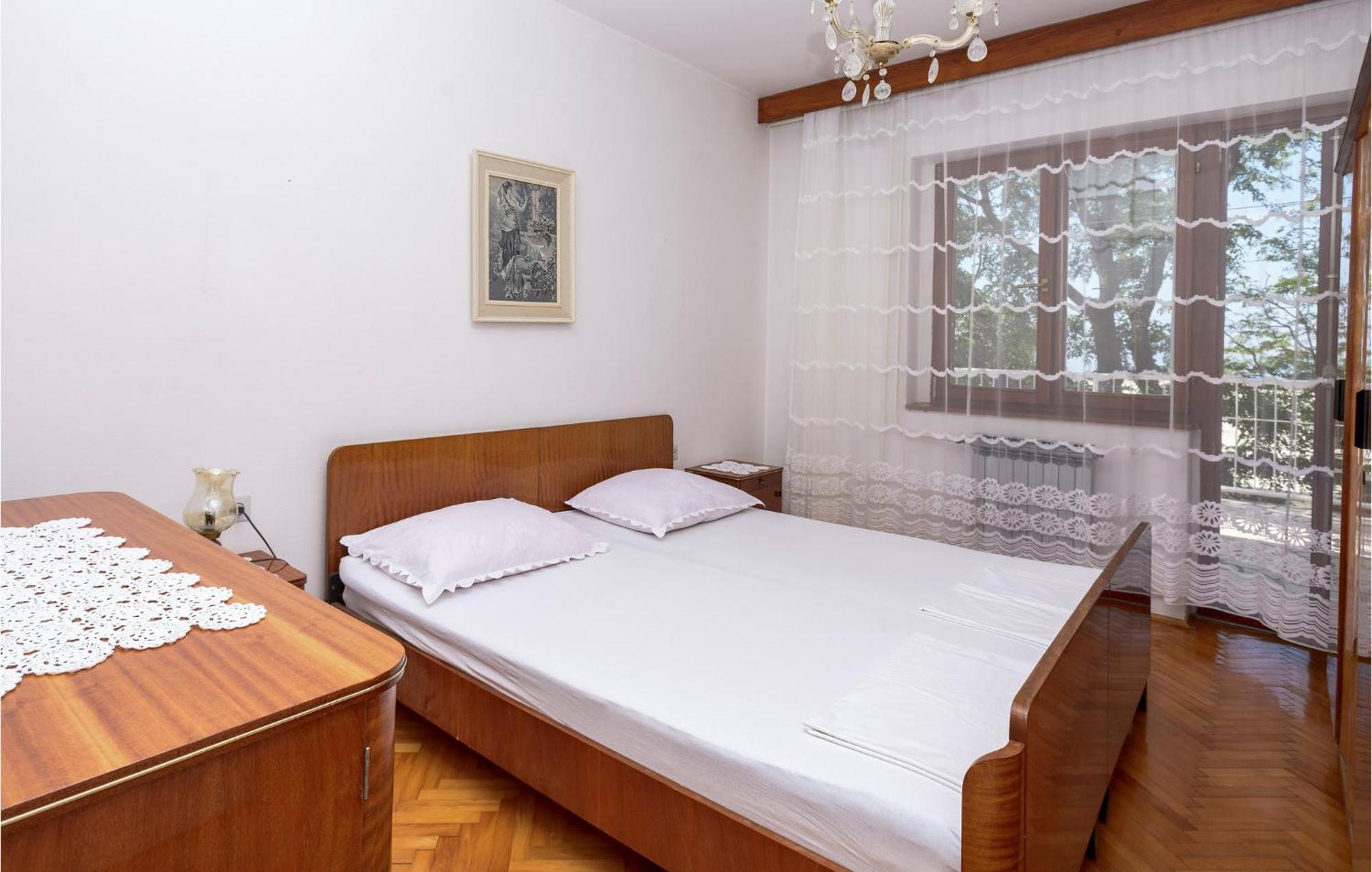 3 Bedroom Beautiful Apartment In Senj Сень Екстер'єр фото
